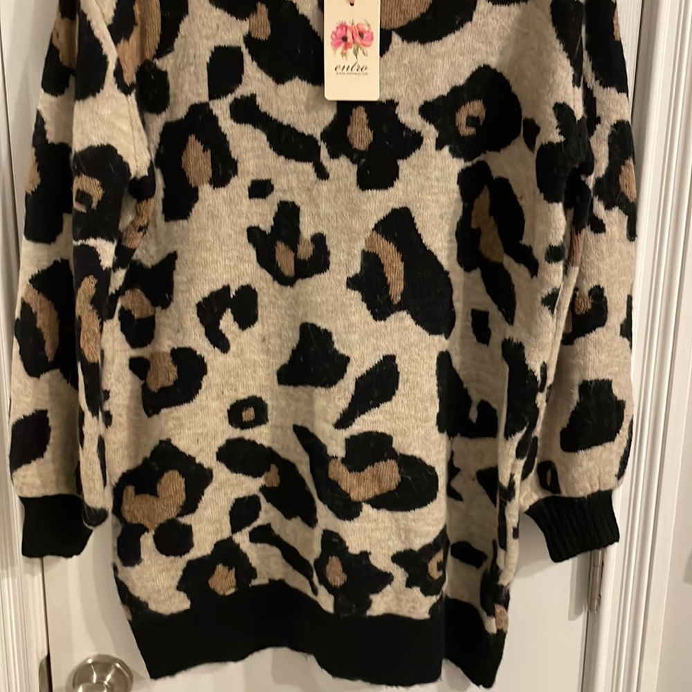 Nwt Entro Leopard Print Long Soft Fuzzy Sweater W… - image 3